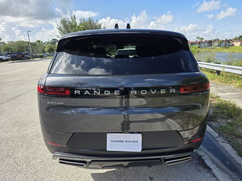 Used 2026 Land Rover Range Rover Sport SE AWD/4WD image 6