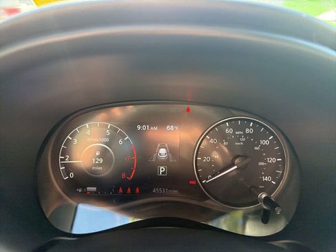 Used 2023 Nissan Kicks SR w/ SR Premium Package FWD image 16
