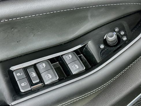 Used 2023 Jeep Grand Cherokee Overland AWD/4WD image 18