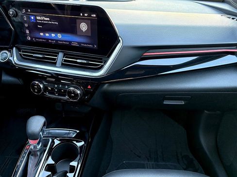 Certified 2024 Chevrolet Trax RS w/ Sunroof Package image 14