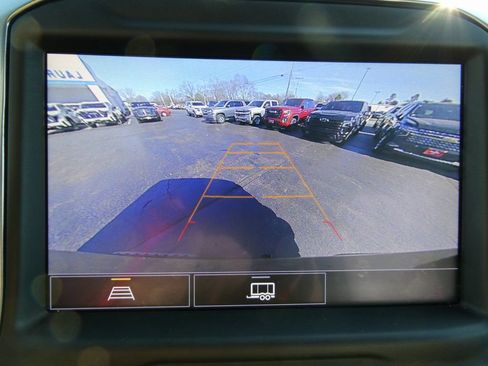 Used 2022 Chevrolet Silverado 1500 LT Trail Boss w/ Convenience Package II AWD/4WD image 28