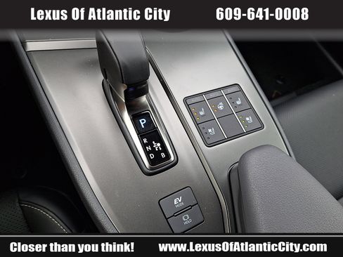 Certified 2025 Lexus UX 300h AWD w/ Accessory Package (Z2) image 15