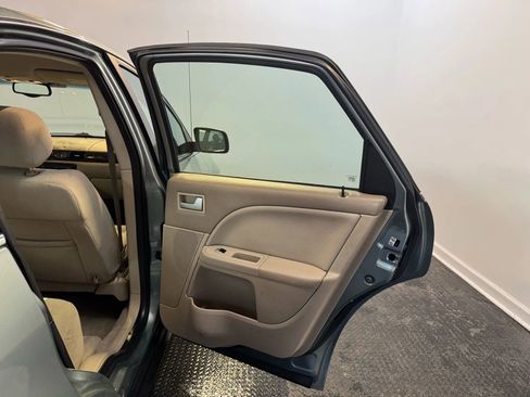 Used 2005 Mercury Montego Luxury image 25