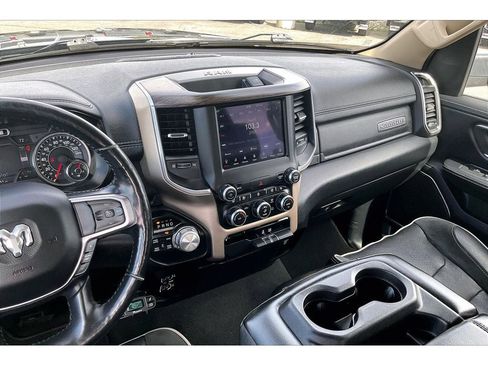 Used 2019 RAM 1500 Laramie AWD/4WD image 7