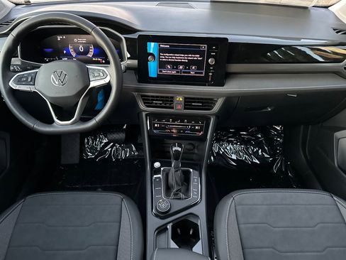 New 2026 Volkswagen Taos SE image 13
