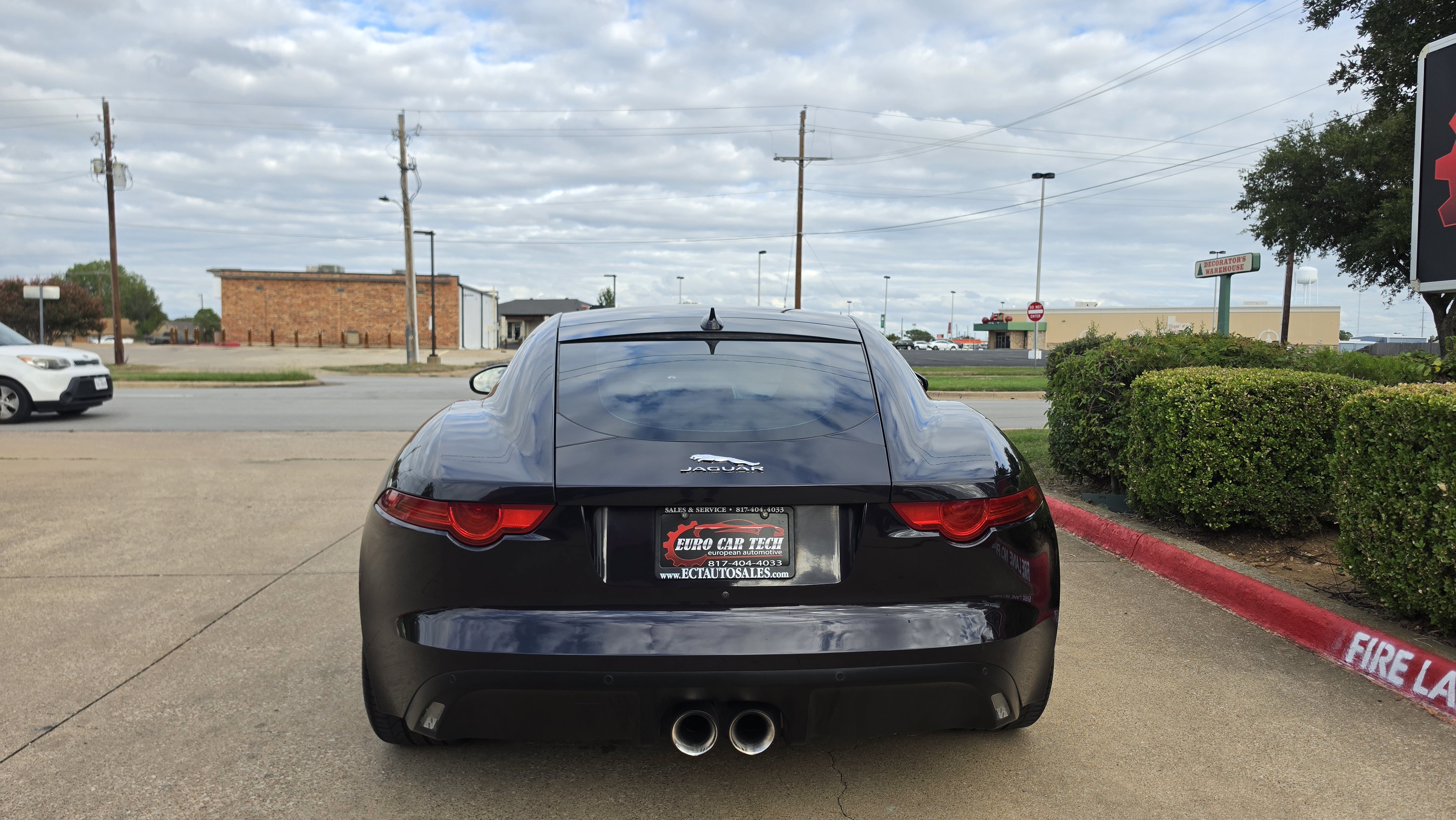 Used 2016 Jaguar F-TYPE Coupe RWD image 4