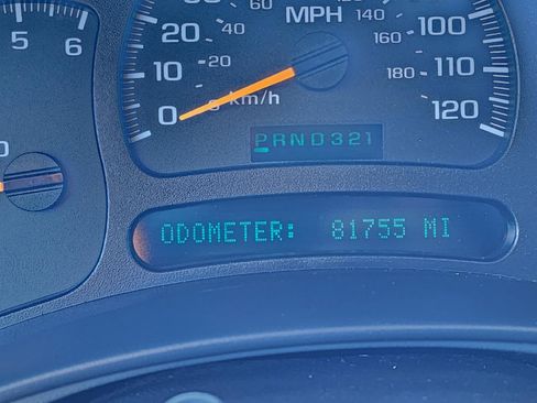 Used 2005 Chevrolet Avalanche 2500 LS w/ Preferred Equipment Group image 18