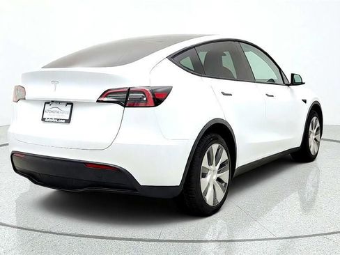 Used 2023 Tesla Model Y Long Range AWD/4WD image 5