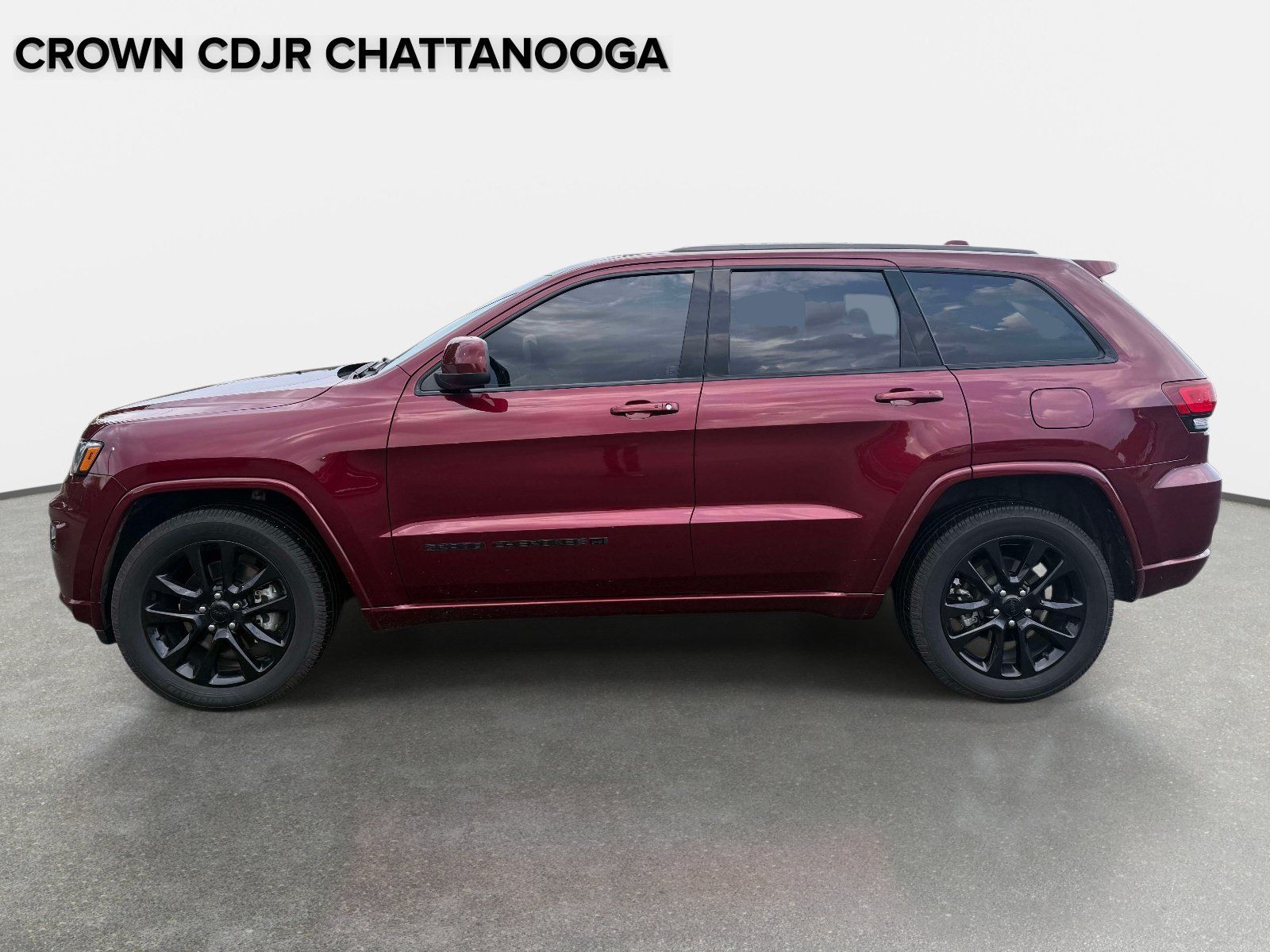 Used 2022 Jeep Grand Cherokee Laredo X RWD image 2