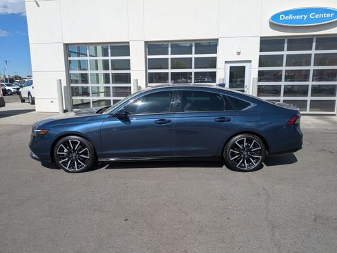 Used 2025 Honda Accord Touring image 9