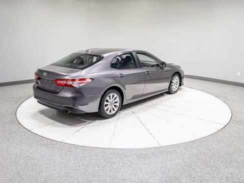 Used 2019 Toyota Camry LE FWD image 29