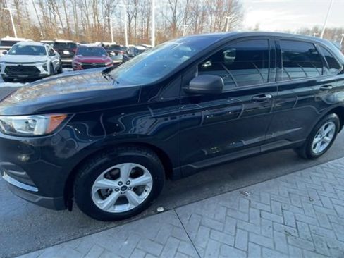 Used 2020 Ford Edge SE image 4