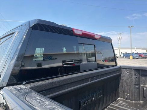 New 2026 GMC Sierra 1500 SLT image 11