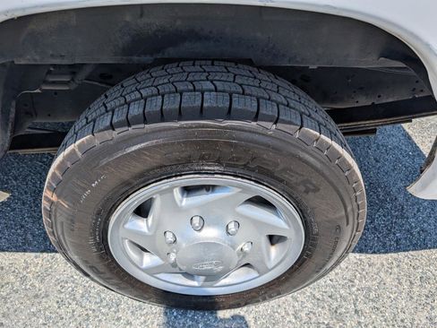 Used 2013 Ford E-350 and Econoline 350 XLT RWD image 11