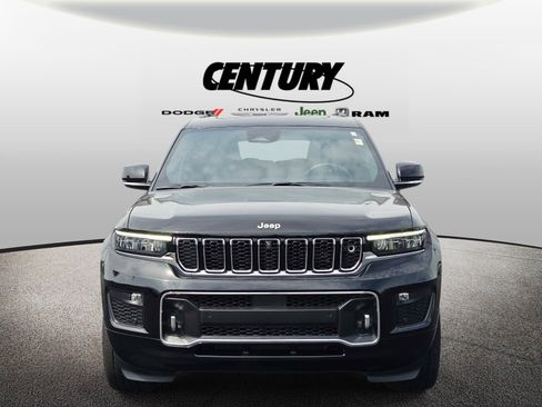 Used 2024 Jeep Grand Cherokee L Overland w/ Advanced Protech Group III AWD/4WD image 9