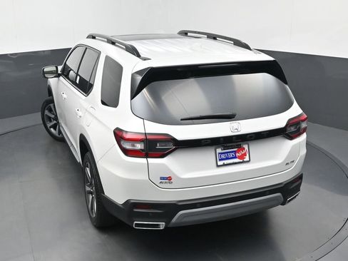 Used 2024 Honda Pilot Elite image 37