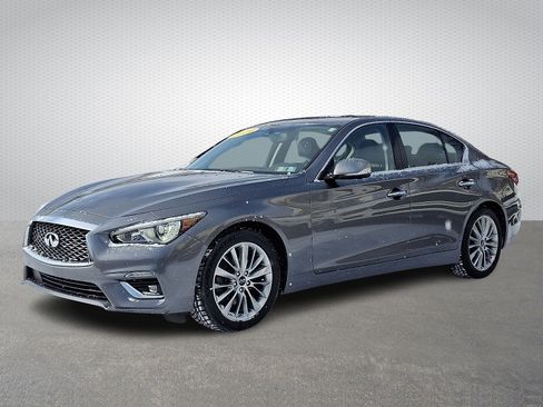Used 2019 INFINITI Q50 Luxe w/ Essential Package (3.0T Luxe) image 3