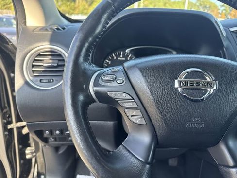 Used 2020 Nissan Pathfinder SL image 18