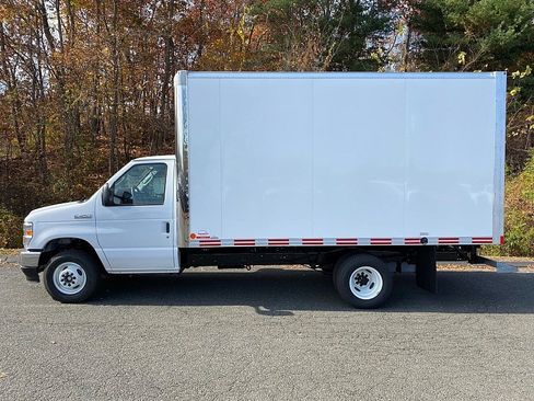 New 2025 Ford E-450 and Econoline 450 Super Duty w/ Power Equipment Group RWD image 4