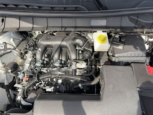 New 2026 Nissan Pathfinder SL image 10