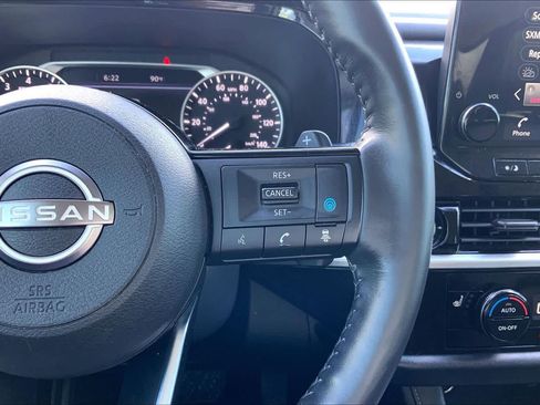 Used 2022 Nissan Pathfinder SL FWD image 24
