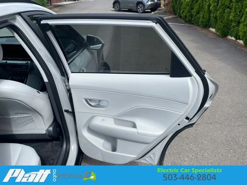 Used 2024 Hyundai Kona Limited FWD image 41