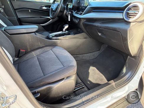 Used 2024 Chevrolet Trax LS w/ LS Convenience Package image 12