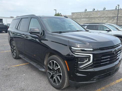 Used 2025 Chevrolet Tahoe RST w/ RST Capability Package AWD/4WD image 3