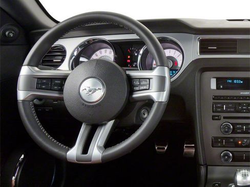 Used 2010 Ford Mustang Coupe RWD image 6