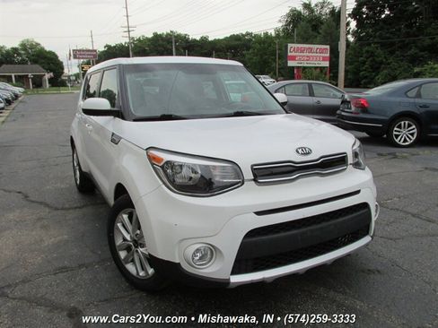 Used 2019 Kia Soul + image 7