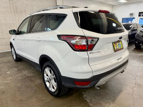 Used 2017 Ford Escape SE image 7