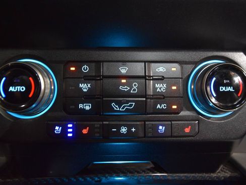 Used 2019 Ford F150 Raptor w/ Equipment Group 802A Luxury AWD/4WD image 39