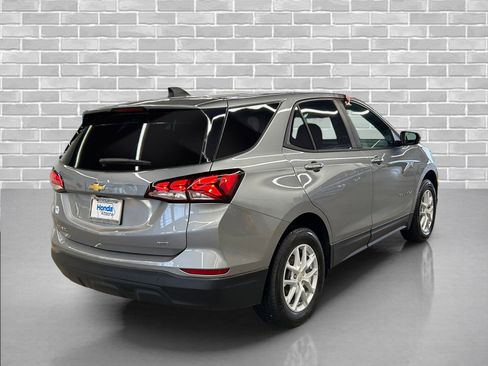 Used 2024 Chevrolet Equinox LS w/ LS Convenience Package image 5