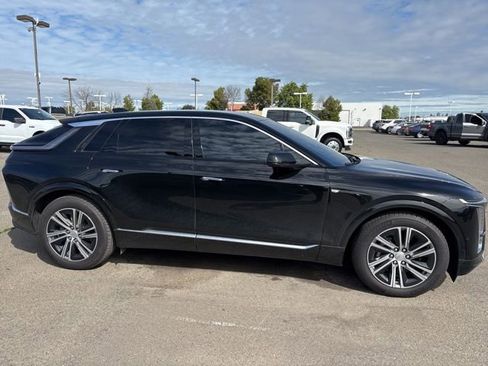 Used 2025 Cadillac Lyriq Luxury image 5