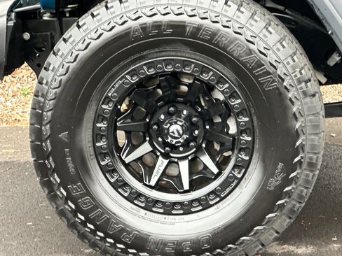 Used 2019 Jeep Wrangler Unlimited Sport S image 32