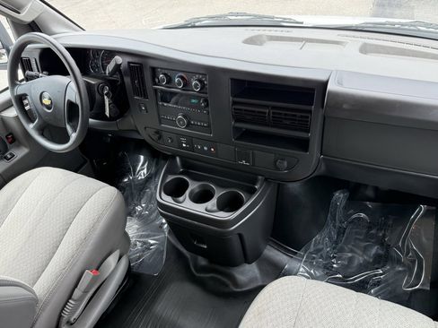 Used 2022 Chevrolet Express 3500 LS image 21