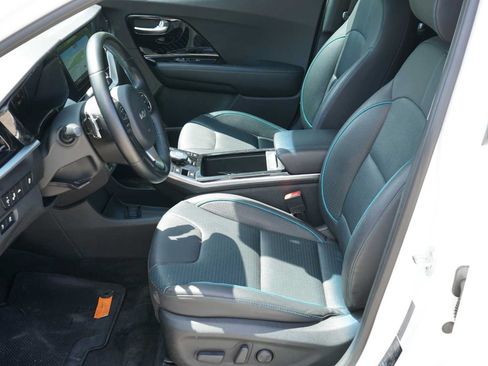 Certified 2022 Kia Niro EX Premium FWD image 9