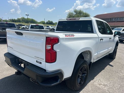 Used 2019 Chevrolet Silverado 1500 Custom Trail Boss w/ Custom Convenience Package AWD/4WD image 5