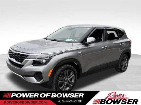 Used 2023 Kia Seltos LX AWD/4WD image 1