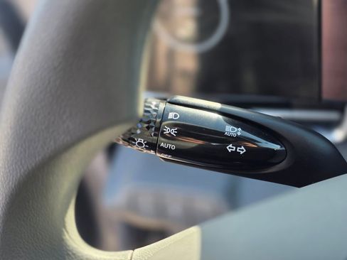 Certified 2024 Hyundai Elantra SEL image 33