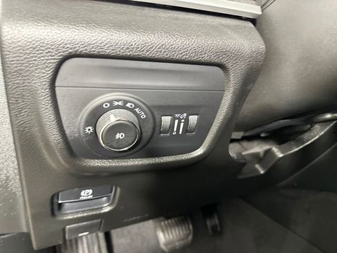 Used 2021 Jeep Grand Cherokee L Limited image 19
