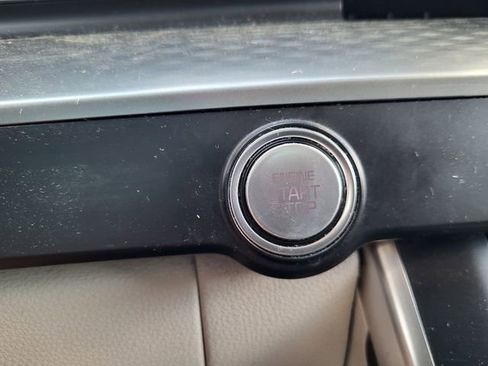 Used 2022 Kia Carnival LX FWD image 17
