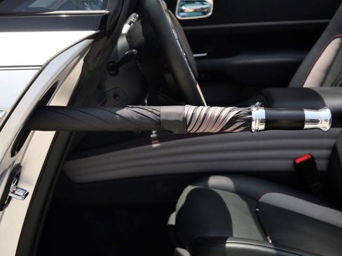 Used 2021 Rolls-Royce Dawn RWD image 5
