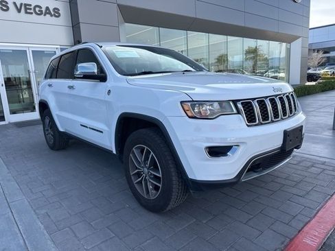 Used 2018 Jeep Grand Cherokee Limited image 3