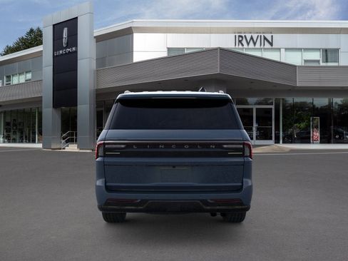 New 2026 Lincoln Navigator L Reserve AWD/4WD image 4