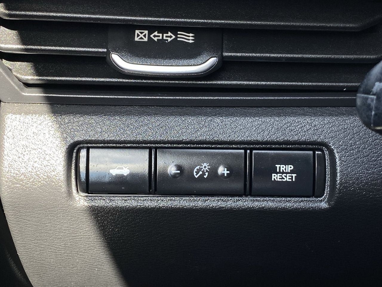 Certified 2021 Nissan Altima 2.5 SR w/ SR Premium Package FWD image 30