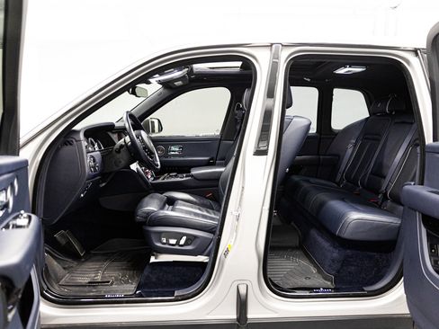 Used 2020 Rolls-Royce Cullinan image 21