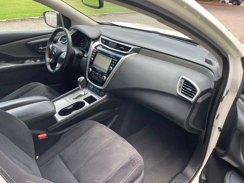 Used 2018 Nissan Murano SV AWD/4WD image 14