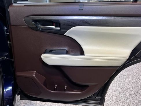 Certified 2020 Toyota Highlander Platinum image 57
