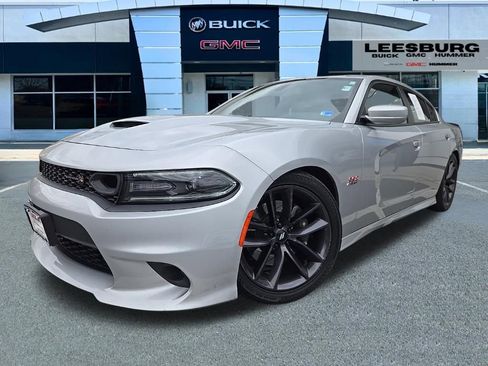 Used 2019 Dodge Charger Scat Pack image 3
